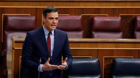 El presidente del Gobierno, Pedro Sánchez, respondiendo este miércoles en el Congreso