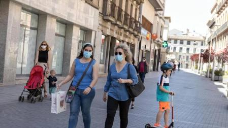 El primer día de obligatoriedad de su uso coincidió con una jornada veraniega de 30 grados