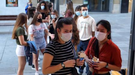 El primer día de obligatoriedad de su uso coincidió con una jornada veraniega de 30 grados