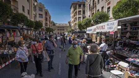 El mercado lleva una imagen solo vista en fiestas a la calle San Andrés