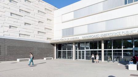 La Comisión de Educación visita el campus de la UPNA en Tudela