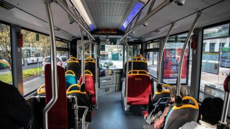 Villavesa casi vacía como consecuencia de la pandemia de coronavirus