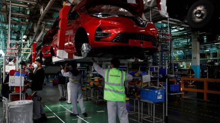 Los 11.000 trabajadores de Renault España, en vilo por los ajustes