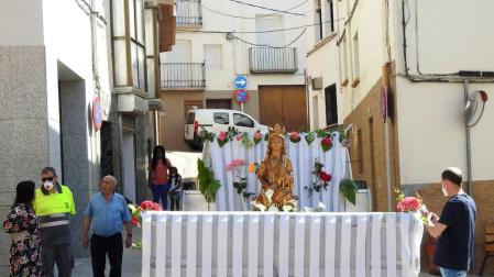 La Virgen de Gracia recorre Cárcar en camión en una romería inusual