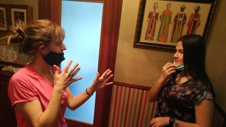 Mascarillas y sordos, suma imperfecta