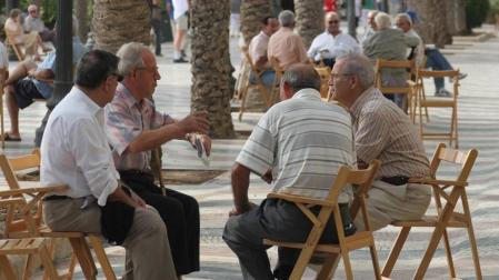 La población mayor de 65 años crece en 14.000 personas en Navarra desde 2010