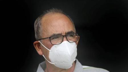 Pedro Charro, retratado con una mascarilla.