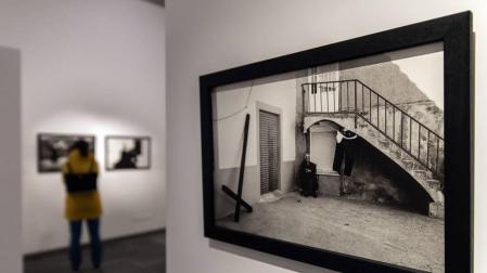 La primera fase de reapertura del Museo de Navarra incluye la sala de Prehistoria y la exposición temporal de Koldo Chamorro, inaugurada poco antes de decretarse el estado de alarma.