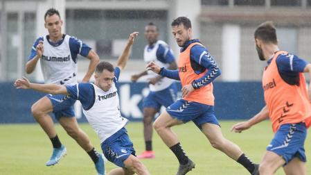 Sergio Herrera no entrena por molestias en el hombro