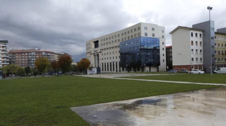 El Gobierno se reúne con la familia del niño fallecido en un piso tutelado