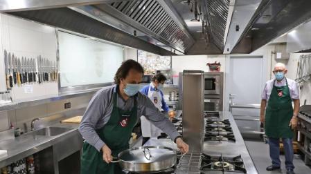 Los fogones están a punto en las sociedades gastronómicas navarras