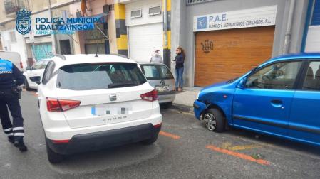 Denunciado por dar una tasa de 1,20 mg/l tras chocar contra tres coches estacionados en Pamplona