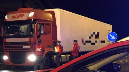 Un conductor francés, sancionado por 16 infracciones tras darse a la fuga