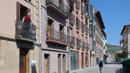 Contactos con los mayores de 75 años y más ayudas sociales en Villava
