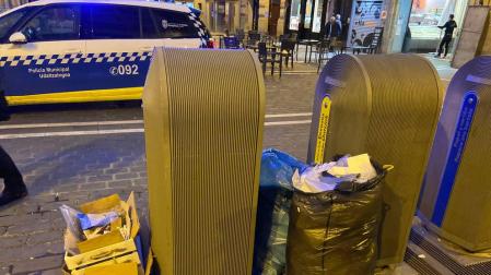 Denunciados seis locales por dejar basura fuera de los contenedores