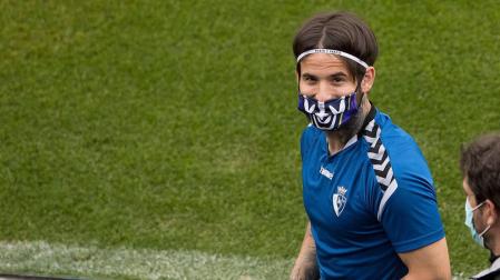 Rubén García dona un millar de sus mascarillas a Niños contra el Cáncer