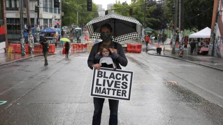 Las protestas se reducen en EE.UU., pero siguen en Seattle y Los Ángeles