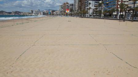 Las playas de Benidorm reabrirán con parcelas de 4x4 metros para separar a los bañistas