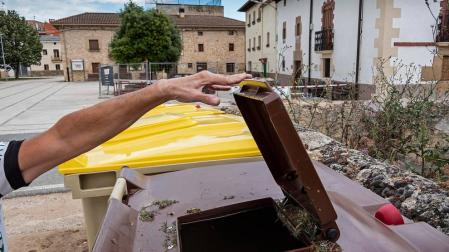La 'boca' de los contenedores se reduce para evitar los voluminosos