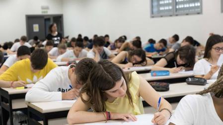 3.815 estudiantes se examinan de la EvAU del 23 al 26 de junio