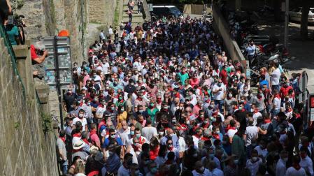 Mutitudinaria manifestación a favor del sector taurino por el centro de Pamplona.