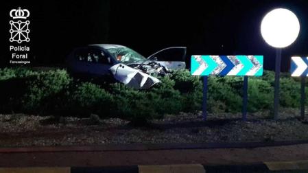 Un herido grave al salirse su coche de la carretera en la travesía de Mendavia