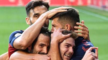 Lato celebra el gol al Alavés.