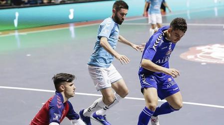 Osasuna Magna tira en cinco minutos la lucha por el título