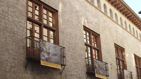 Los balcones de la calle Mayor, Chapitela y Plaza del Castillo, la viva imagen del confinamiento