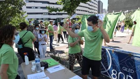 La asociación Pro Parque Ripa Sur de Beloso volvió a concentrarse este sábado en el terreno que pretenden conservar como corredor verde sostenible. Los vecinos se están planteando acudir a la vía jurídica para tratar de detener el proceso.