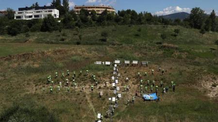 La asociación Pro Parque Ripa Sur de Beloso volvió a concentrarse este sábado en el terreno que pretenden conservar como corredor verde sostenible. Los vecinos se están planteando acudir a la vía jurídica para tratar de detener el proceso.