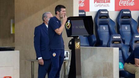 El Valencia despide a Celades y Voro se sentará en el banquillo