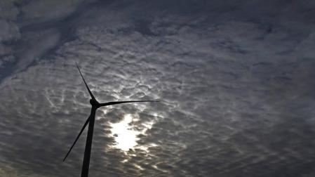 Gurelur rechaza el "insostenible" proyecto eólico de la Zona Media