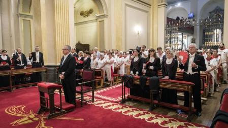 Las misas de San Fermín enfrentan a la corporación
