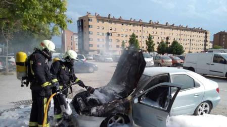 Sofocado un incendio de un coche en Ansoáin