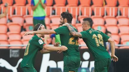 Muniain, Raúl García y Dani García celebran uno de los goles del Athletic.