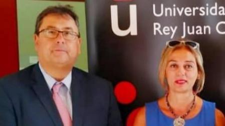 José Manuel Azcona, catedrático de Historia Contemporánea de la Universidad Rey Juan Carlos de Madrid, y Majlinda Abdiu, profesora de Literatura Española e Hispanoamericana de la Universidad de Tirana (Albania), son los autores del libro 'La política exterior de la Corona de Aragón en los Balcanes (1416-1478).