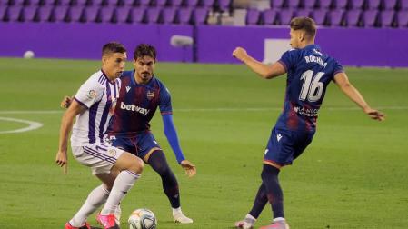 Aitor Fernández salva al Levante en Valladolid en el minuto 97