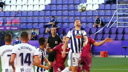 Un tanto de Joaquín en la recta final deja al Valladolid con pie y medio en Primera