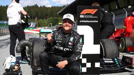 Bottas celebra su victoria en Austria.