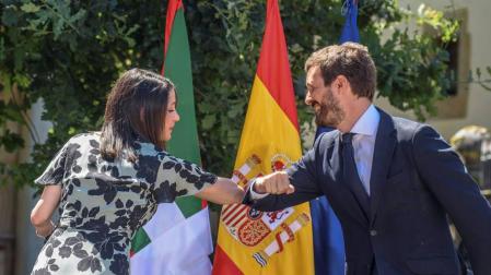 Casado y Arrimadas piden el voto a los votantes "decepcionados" de PNV y PSOE