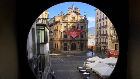 Un 7 de julio, día de San Fermín, sin toros en las calles de Pamplona