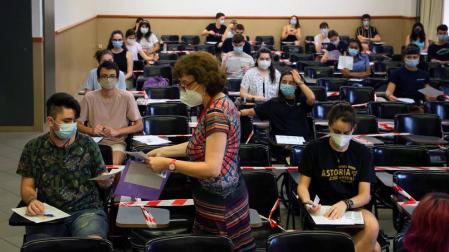 La mascarilla será obligatoria en Cataluña incluso con distancia social