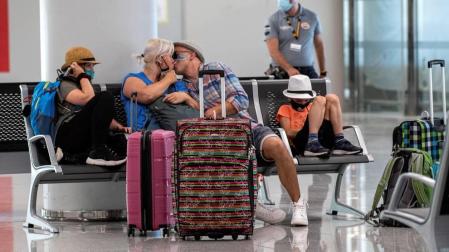 Pasajeros en el aeropuerto de Palma.