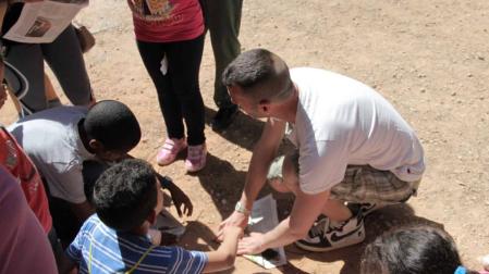 Suspenden un campamento infantil en Lleida tras el positivo de un monitor