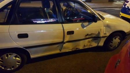 Un conductor sin carné sufre un accidente en la plaza de Merindades