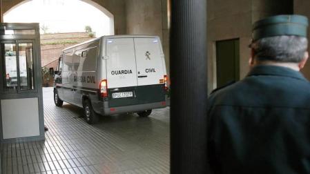 Condenados a 16 y 17 años por violar en grupo a una menor en Pineda de Mar