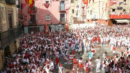 El alcalde, Gorka García Izal, prendió la mecha del cohete de fiestas de Corella tras solicitar a los presentes “respeto y alegría” en las fiestas.