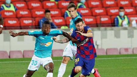Imágenes del choque entre rojillos y culés correspondiente a la Jornada 37 de LaLiga Santander disputado en el Camp Nou.