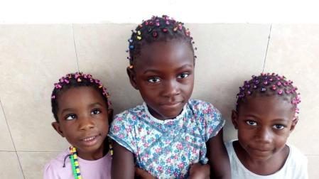 Una ONG busca familias para que diez niños guineanos pasen el verano en Navarra